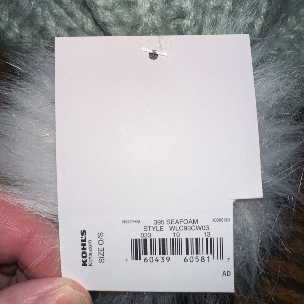 LAUREN CONRAD Beanie Woman’s Winter Hat Tan Green White Gold NWT - Picture 4 of 6